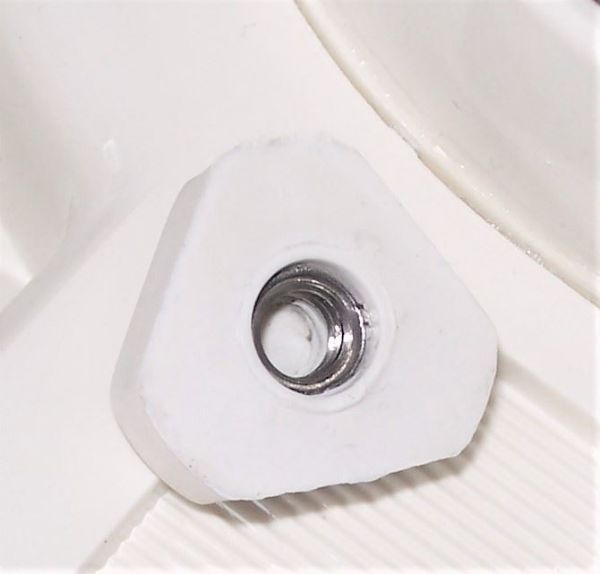 61690 - Derby RTS seat Triangular Nut M6